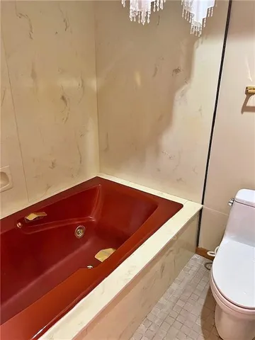 $320,000 | 106 Brookview Road, Pittsburg, KS 66762