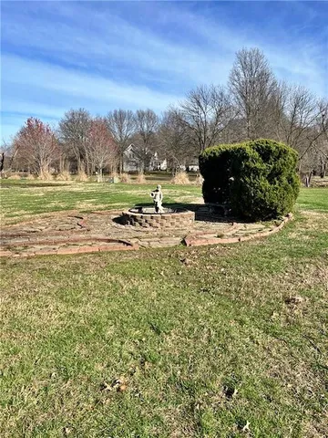 $320,000 | 106 Brookview Road, Pittsburg, KS 66762