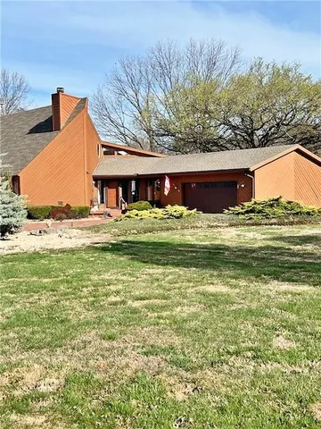 $320,000 | 106 Brookview Road, Pittsburg, KS 66762