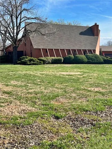 $320,000 | 106 Brookview Road, Pittsburg, KS 66762