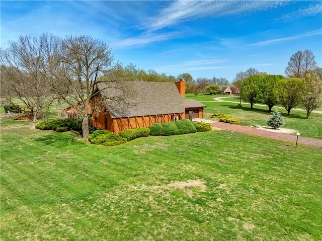 $320,000 | 106 Brookview Road, Pittsburg, KS 66762