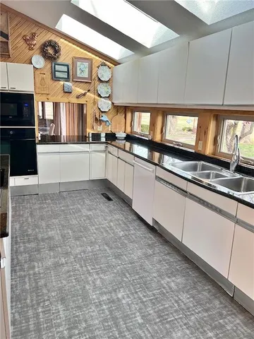 $320,000 | 106 Brookview Road, Pittsburg, KS 66762