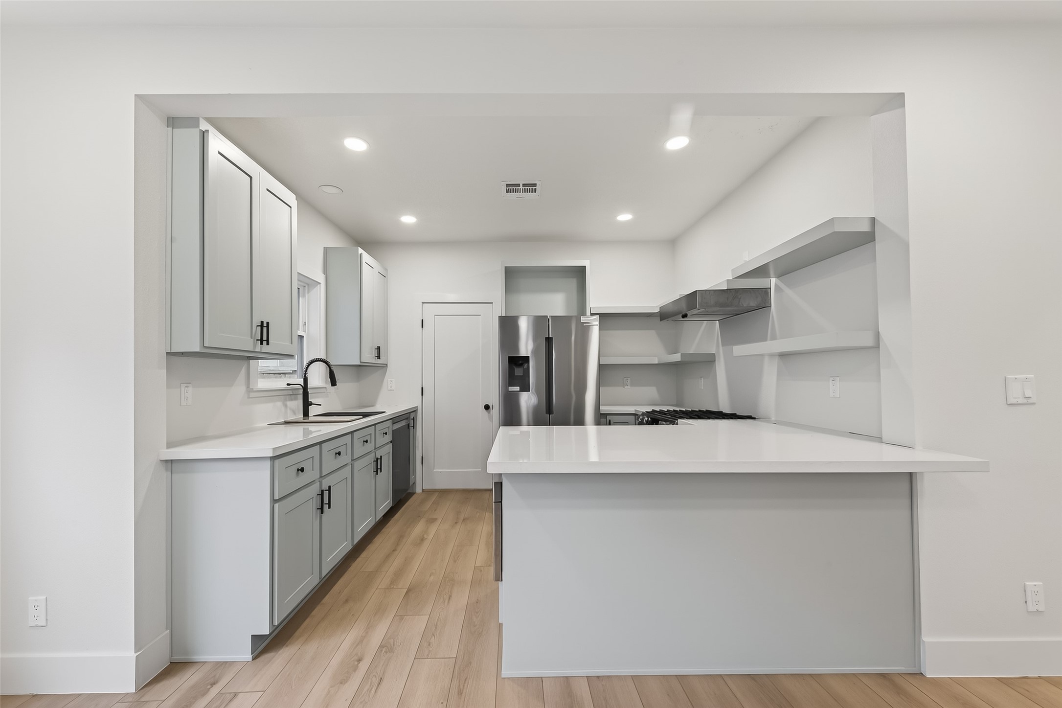 4413 Roseland Street Houston, TX 77006 - Photo 12 of 29