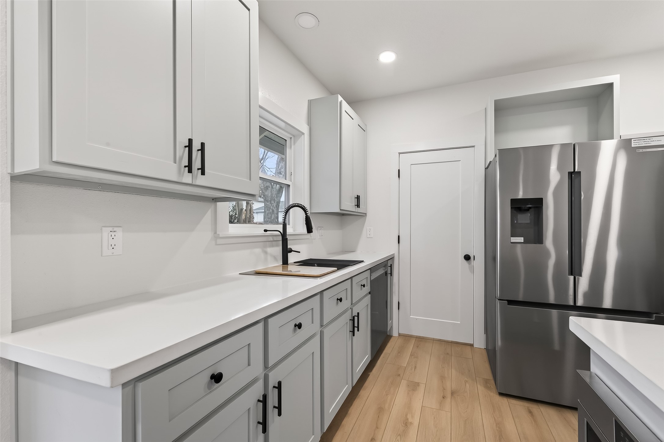 4413 Roseland Street Houston, TX 77006 - Photo 13 of 29