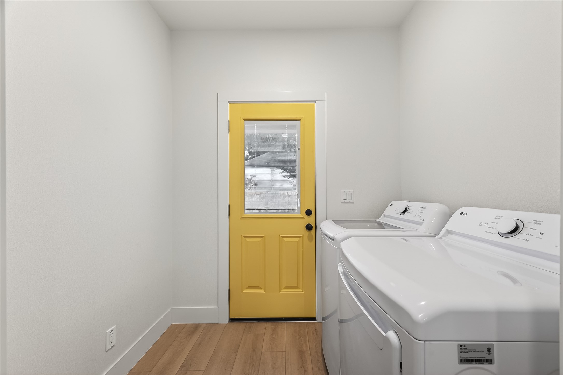 4413 Roseland Street Houston, TX 77006 - Photo 16 of 29