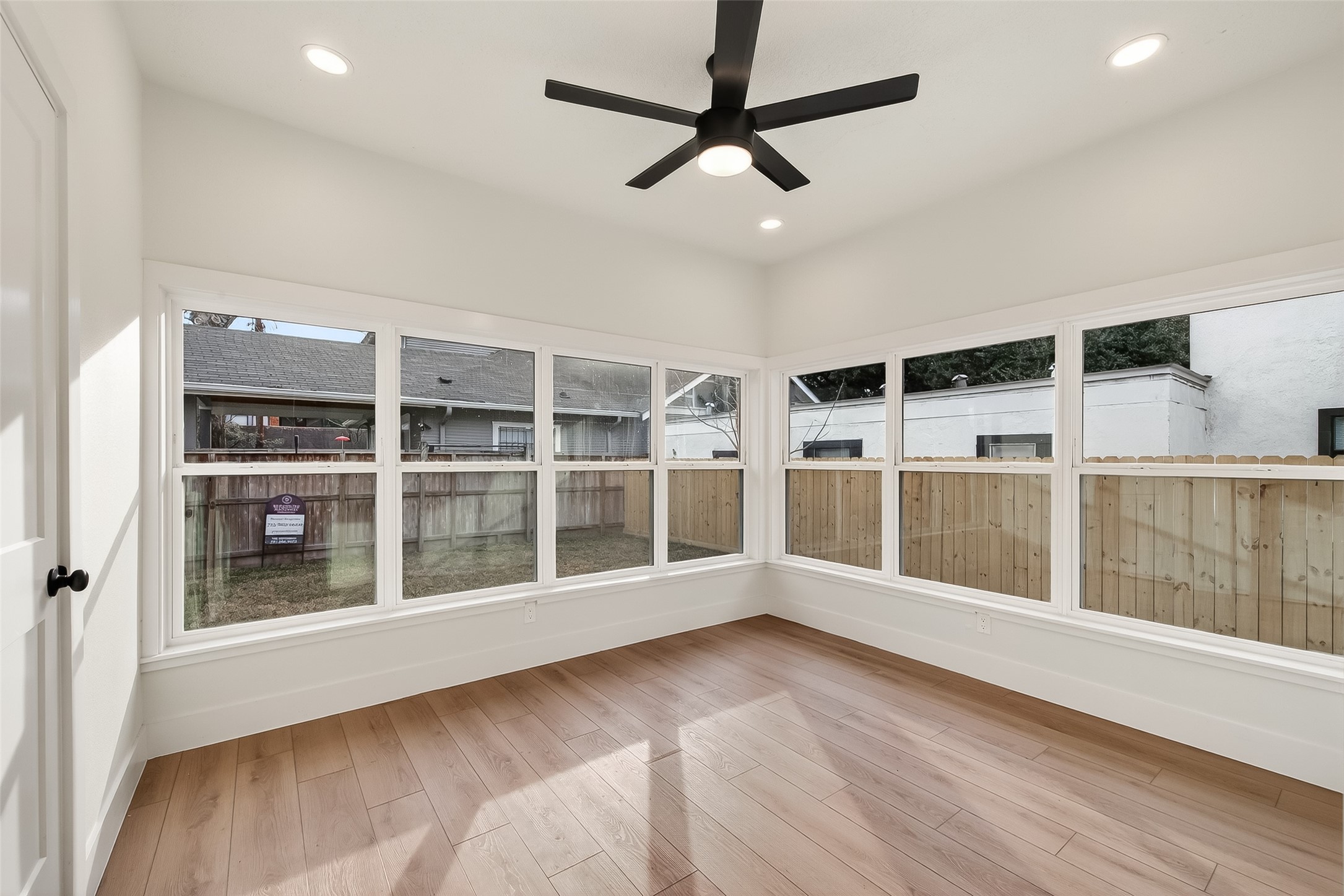 4413 Roseland Street Houston, TX 77006 - Photo 23 of 29