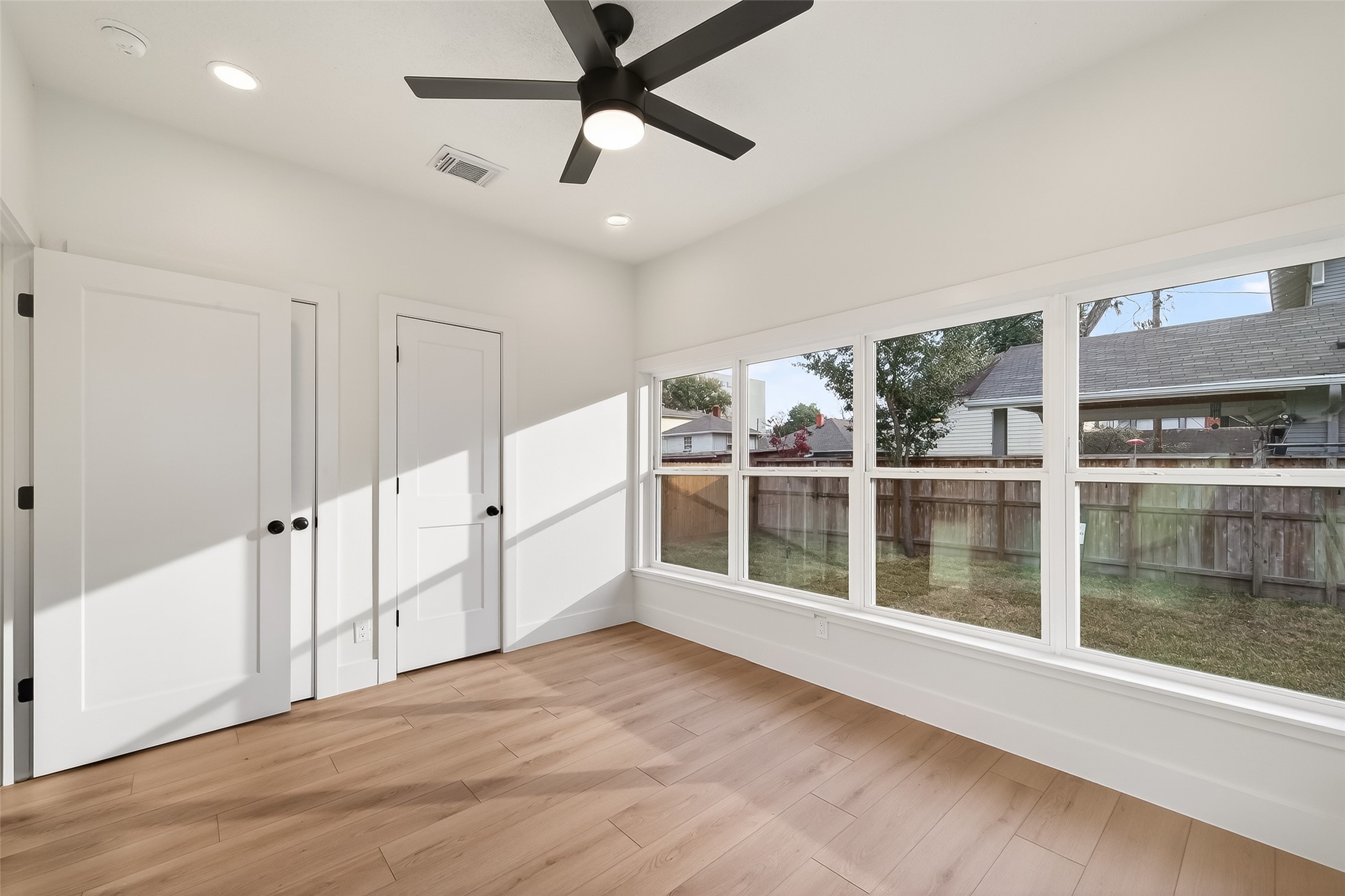 4413 Roseland Street Houston, TX 77006 - Photo 24 of 29