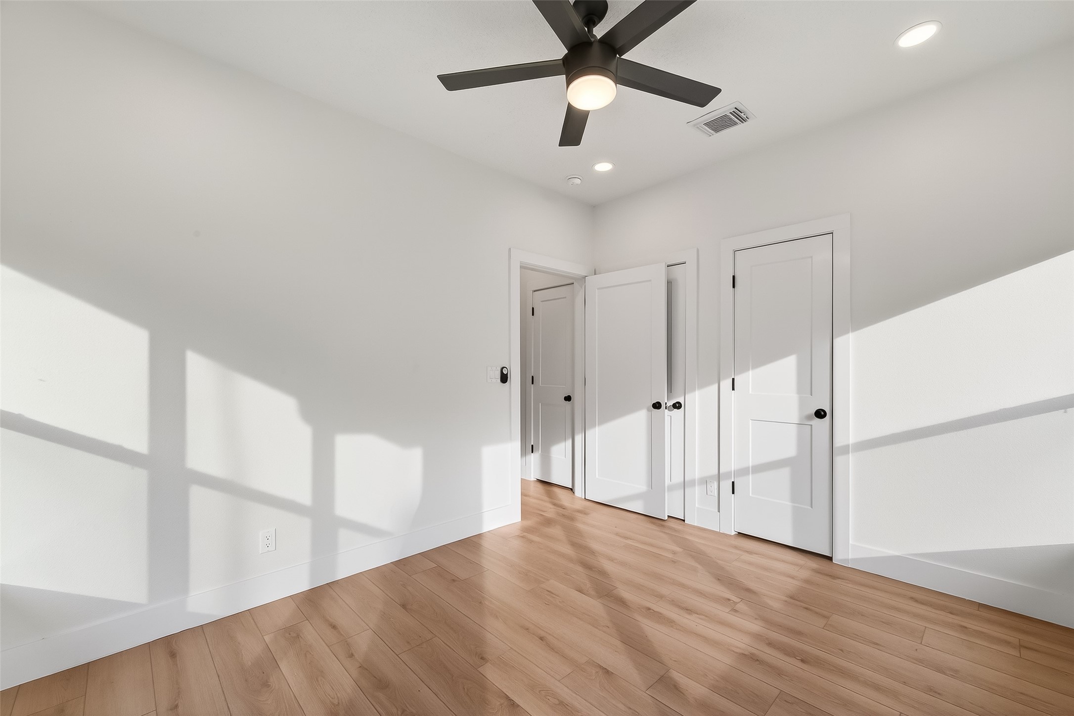 4413 Roseland Street Houston, TX 77006 - Photo 25 of 29