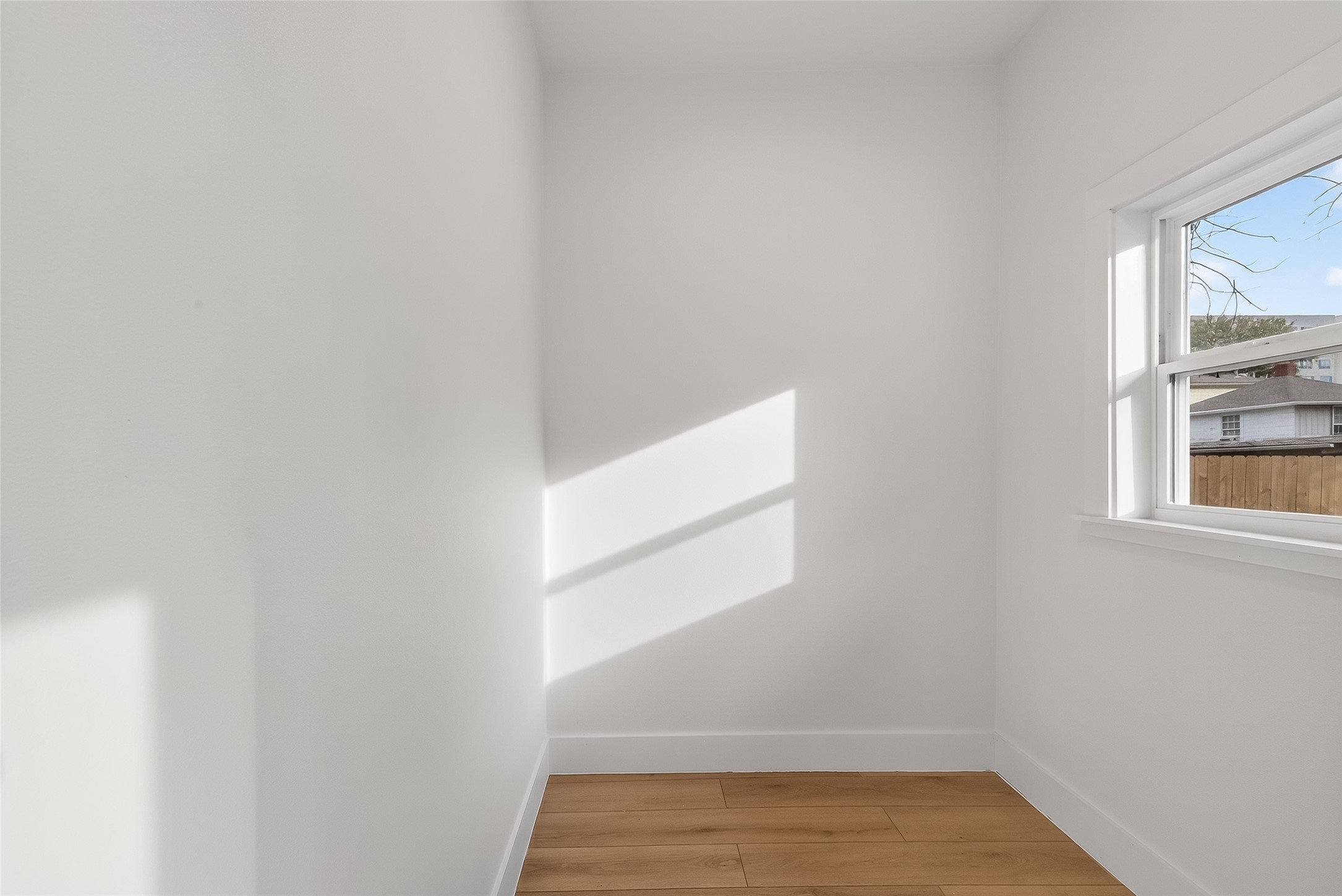 4413 Roseland Street Houston, TX 77006 - Photo 26 of 29