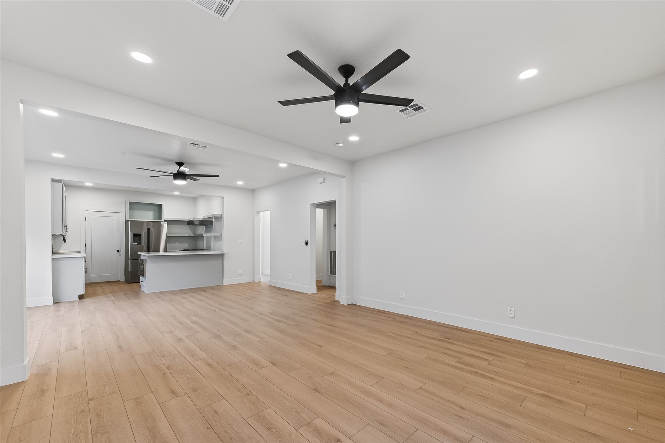 4413 Roseland Street Houston, TX 77006 - Photo 6 of 29