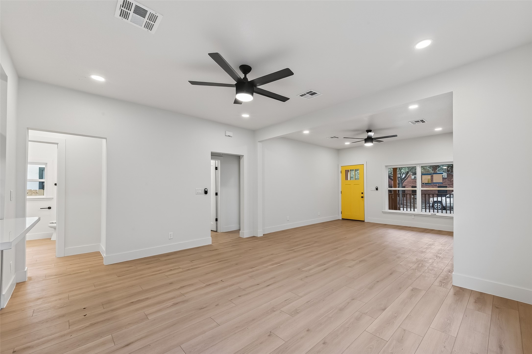 4413 Roseland Street Houston, TX 77006 - Photo 9 of 29