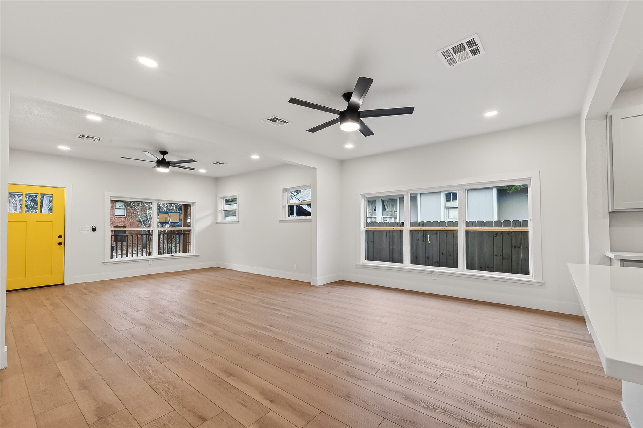 4413 Roseland Street Houston, TX 77006 - Photo 10 of 29