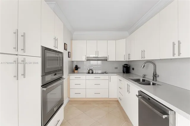 $1,825,000 | 8855 Collins Avenue, Unit 8J, Surfside, FL 33154