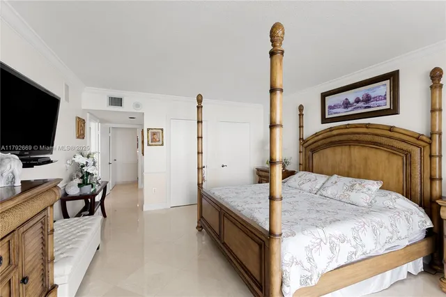 $1,825,000 | 8855 Collins Avenue, Unit 8J, Surfside, FL 33154