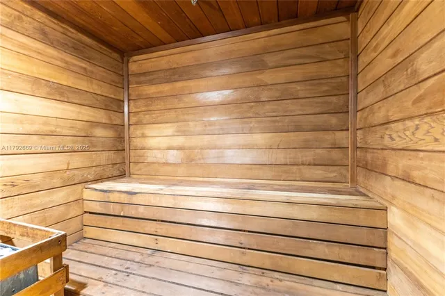 $1,825,000 | 8855 Collins Avenue, Unit 8J, Surfside, FL 33154