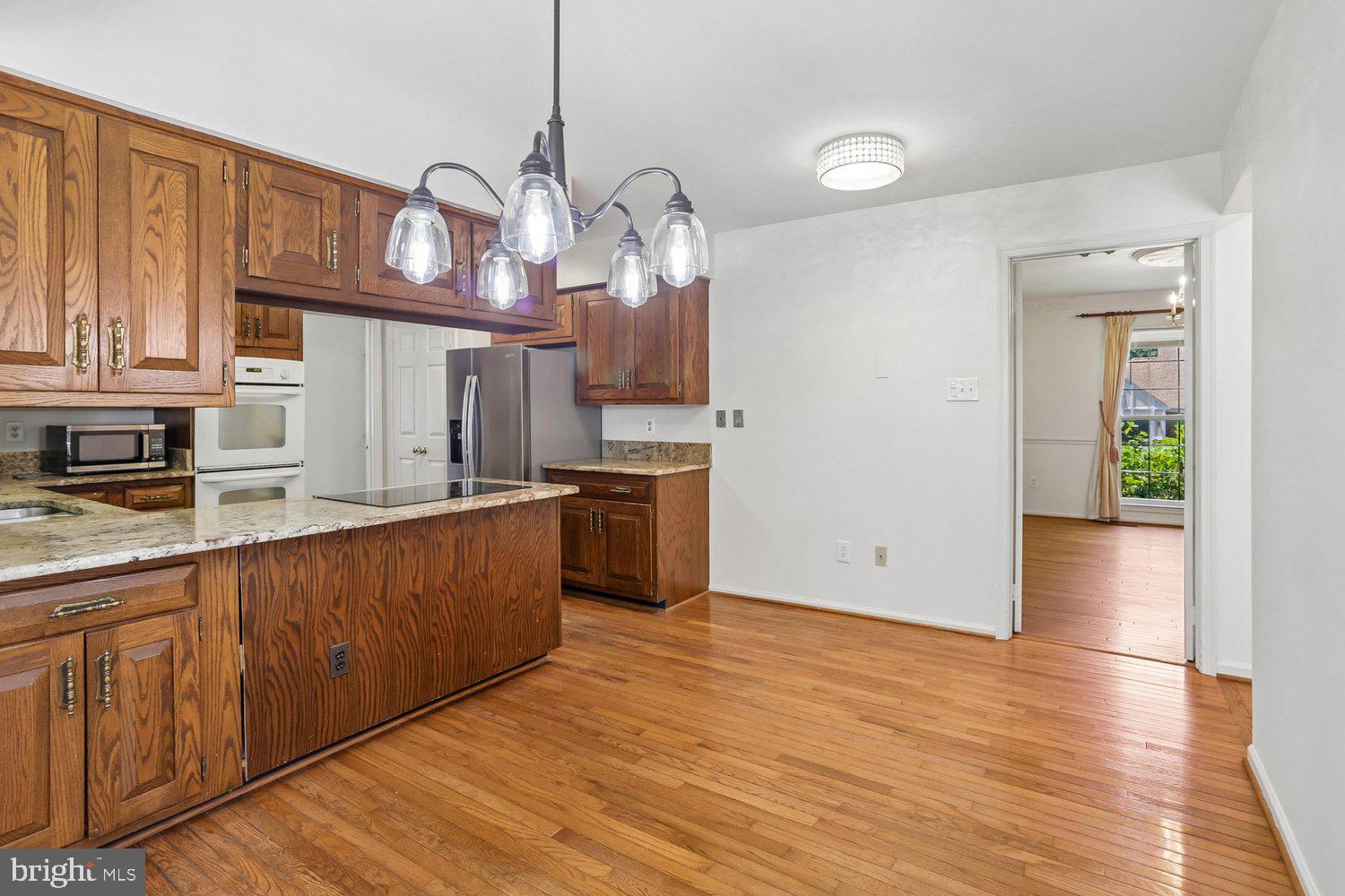 903 Ridge Drive McLean, VA 22101 - Photo 20 of 46 Breakfast area