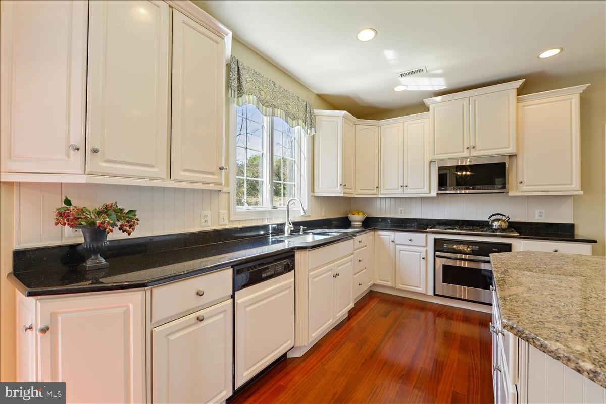 3 Springlea Lane Chester Springs, PA 19425 - Photo 16 of 55 Kitchen with Granite Countertops