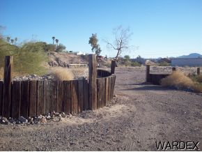 4042 Gold Springs Road Lake Havasu City, AZ 86406 - Photo 6 of 8 a view of a backyard of the house