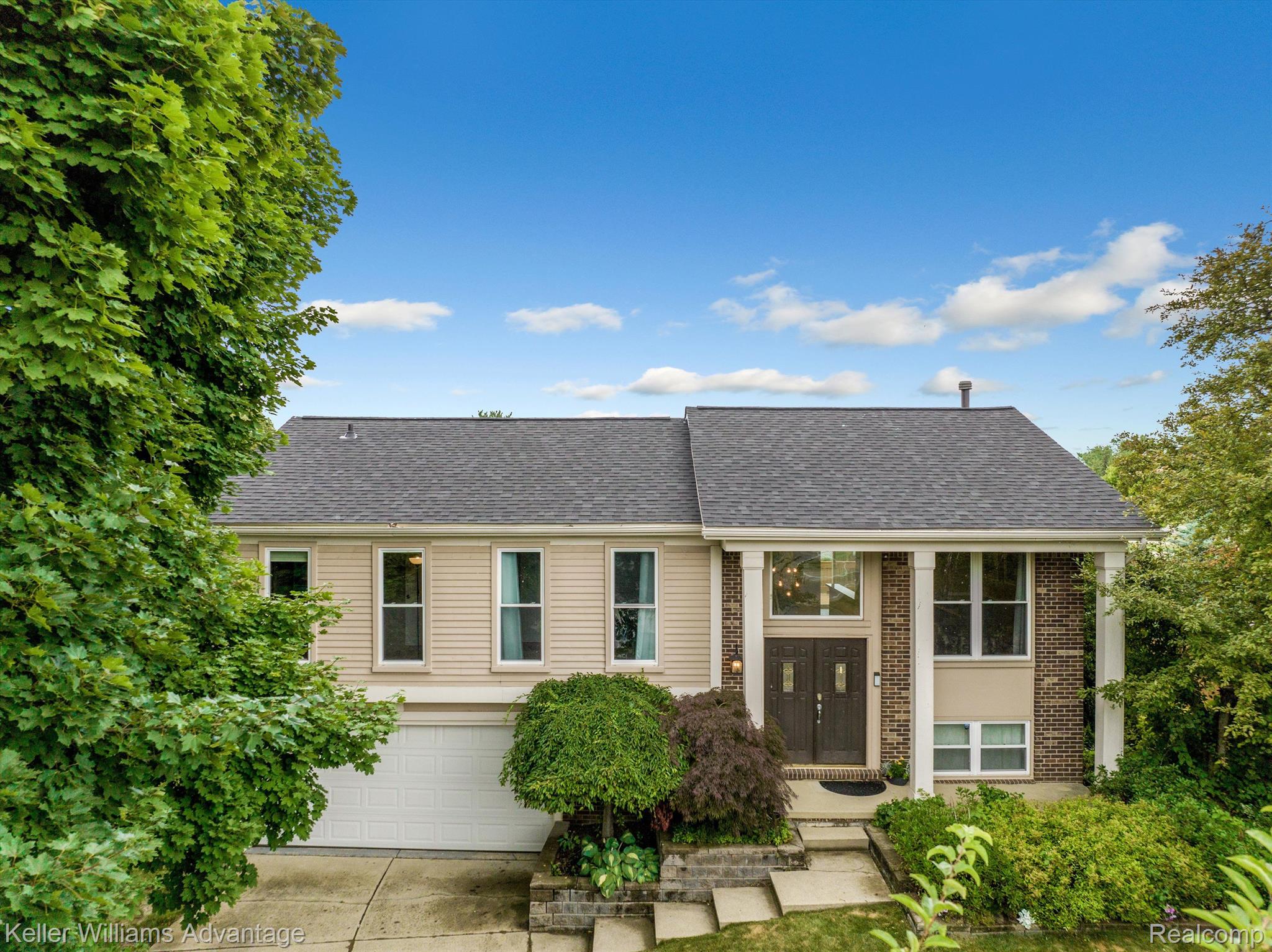 41296 Village Lake Road Novi, MI 48375 - Photo 4 of 33 Gallery Image 4