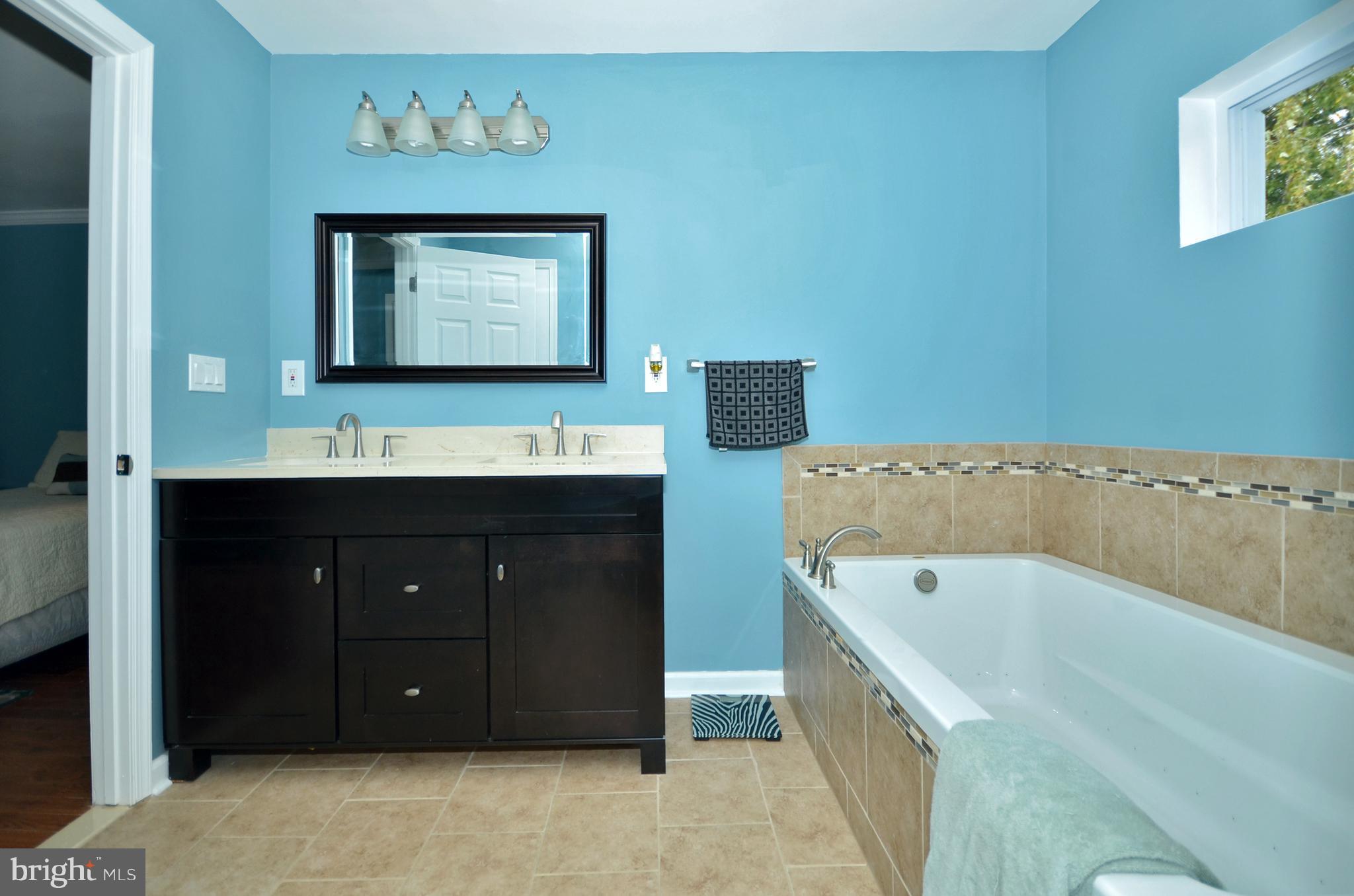 1509 Leslie Road Baltimore, MD 21222 - Photo 13 of 26 Bath (Master)