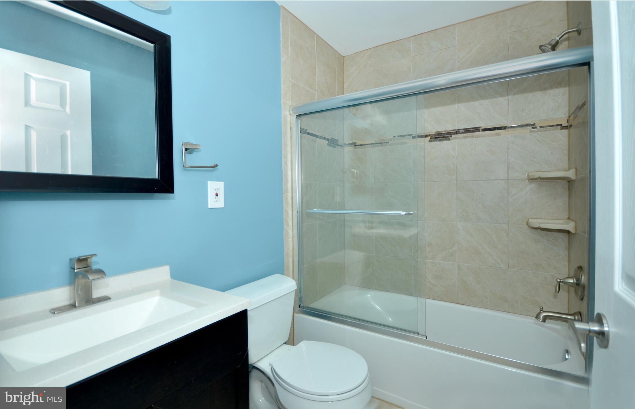 1509 Leslie Road Baltimore, MD 21222 - Photo 15 of 26 Bath (Master)