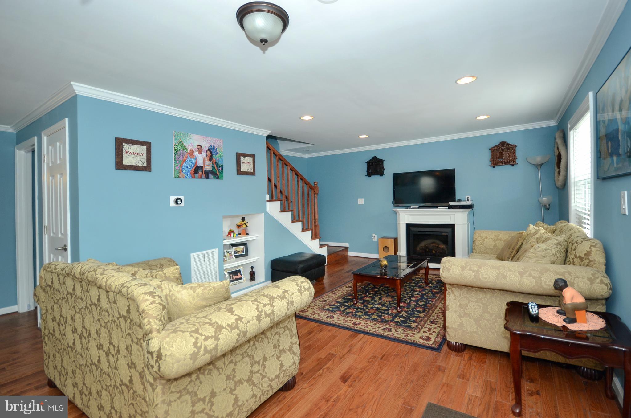 1509 Leslie Road Baltimore, MD 21222 - Photo 3 of 26 Living Room