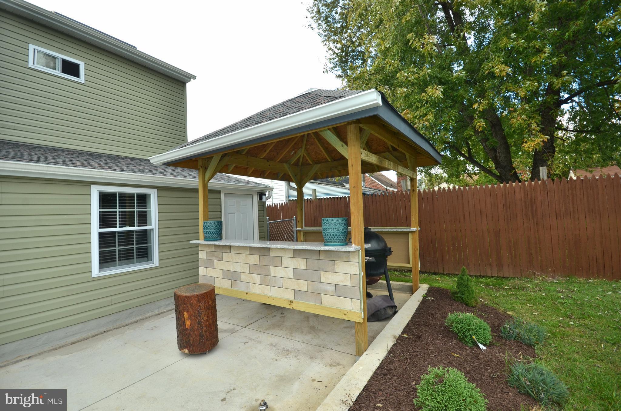 1509 Leslie Road Baltimore, MD 21222 - Photo 25 of 26 Exterior (Rear) Put your grill right here!