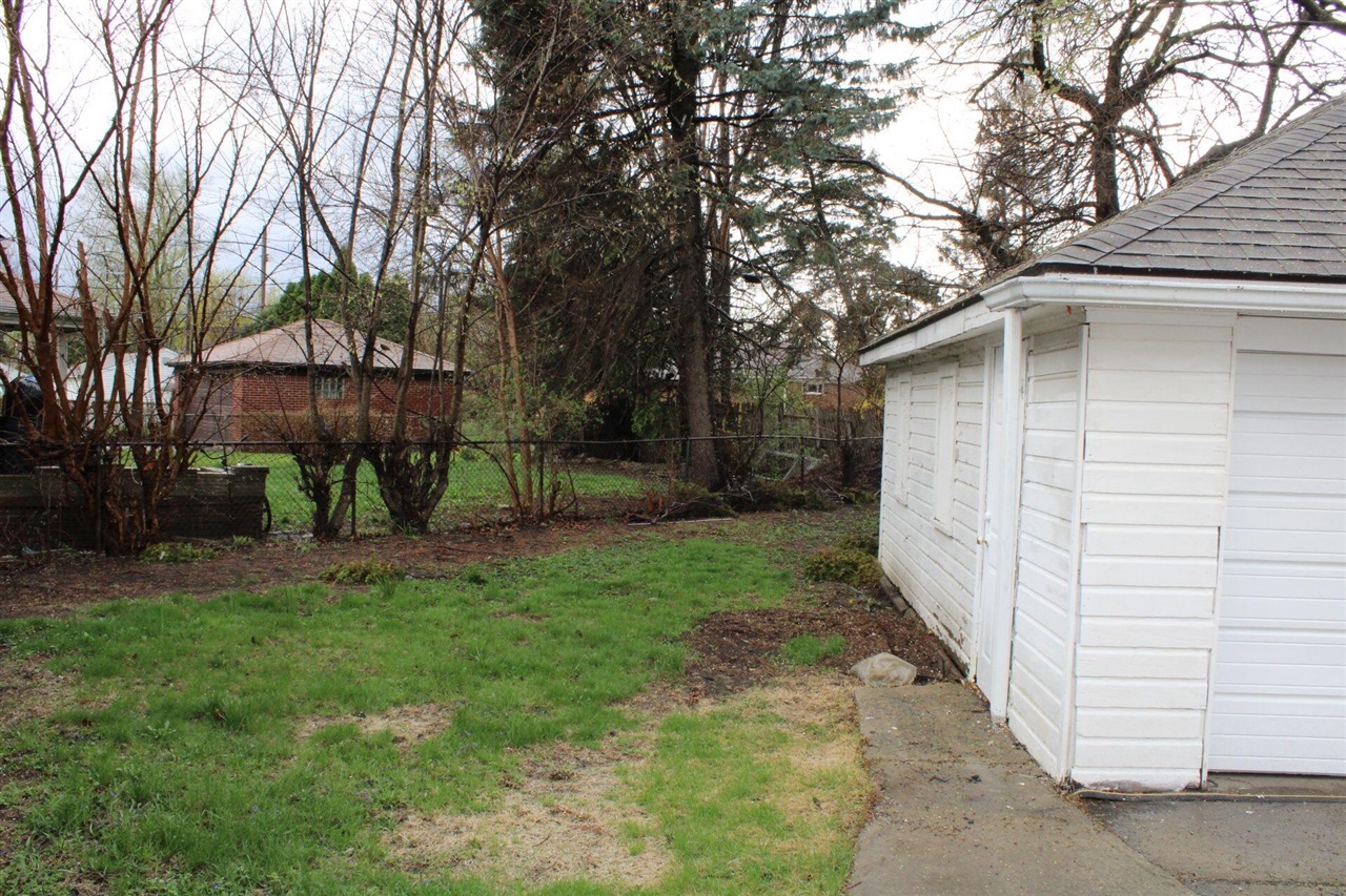8045 Appoline Street Detroit, MI 48228 - Photo 37 of 39