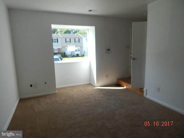 3387 Ryon Court Waldorf, MD 20601 - Photo 4 of 13 Living Room