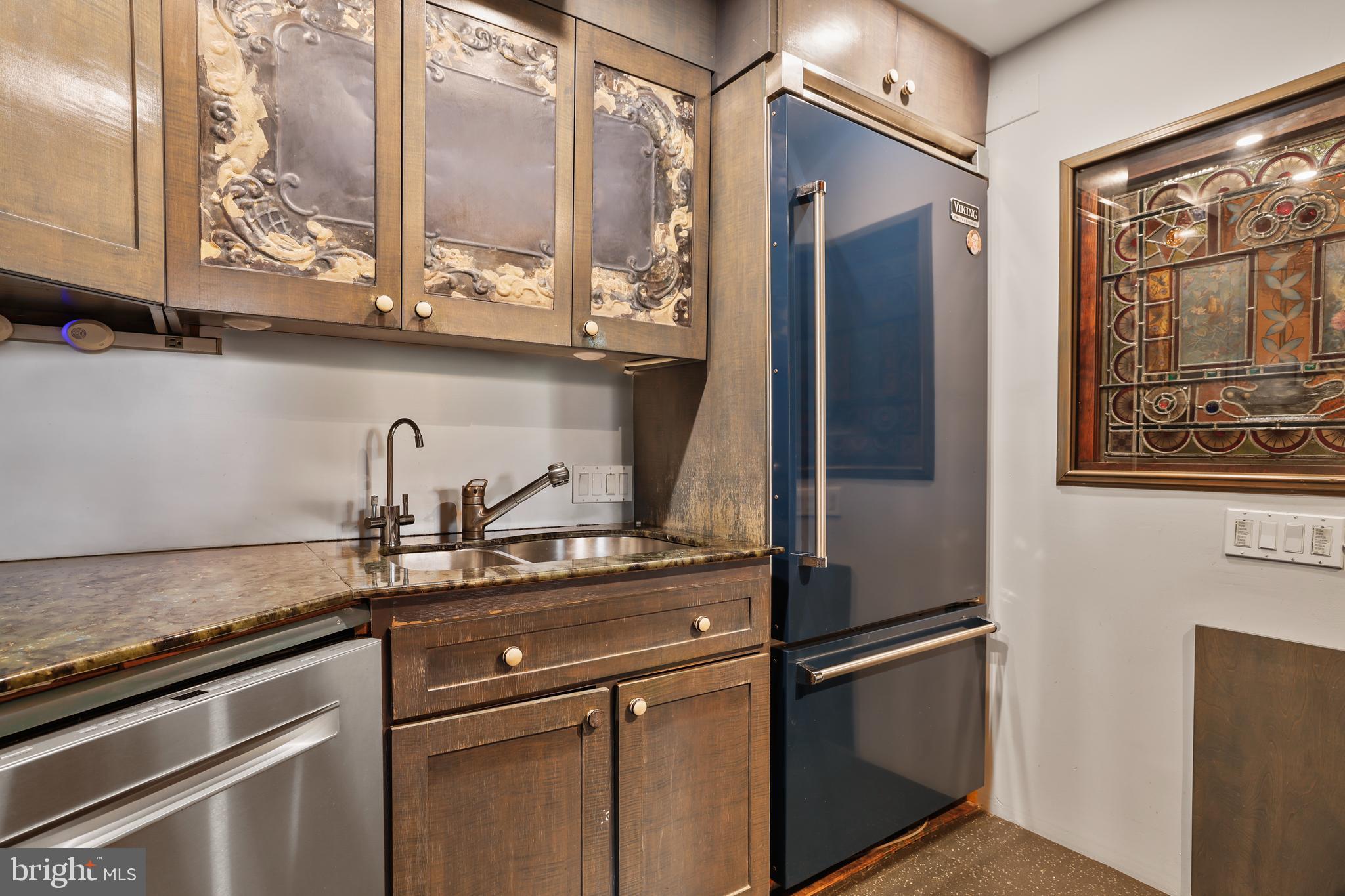 517 6th Street Southeast, Unit 2 Washington, DC 20003 - Photo 12 of 25