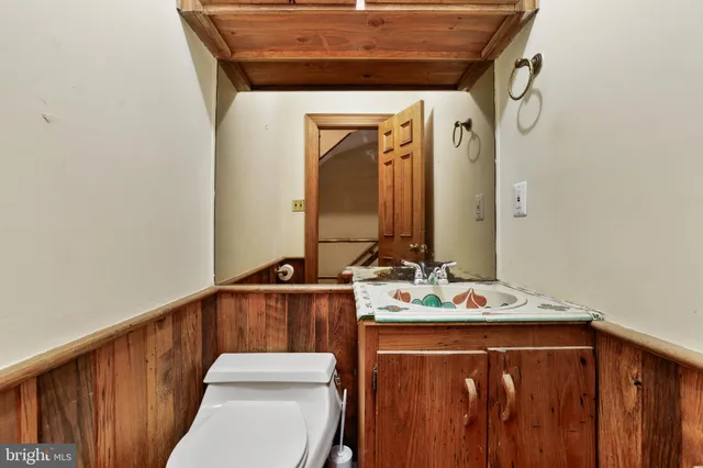 $4,200 | 517 6th Street Southeast, Unit 2, Washington, DC 20003