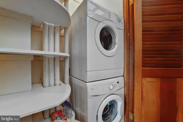 $4,200 | 517 6th Street Southeast, Unit 2, Washington, DC 20003