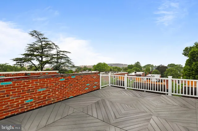 $4,200 | 517 6th Street Southeast, Unit 2, Washington, DC 20003