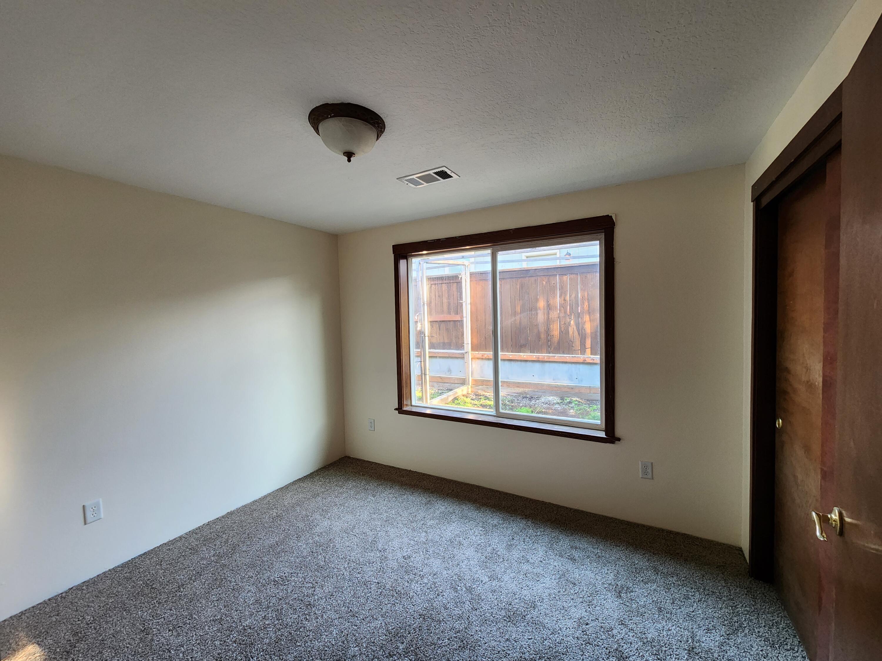 116 Graham Way Talent, OR 97540 - Photo 13 of 25 front bedroom