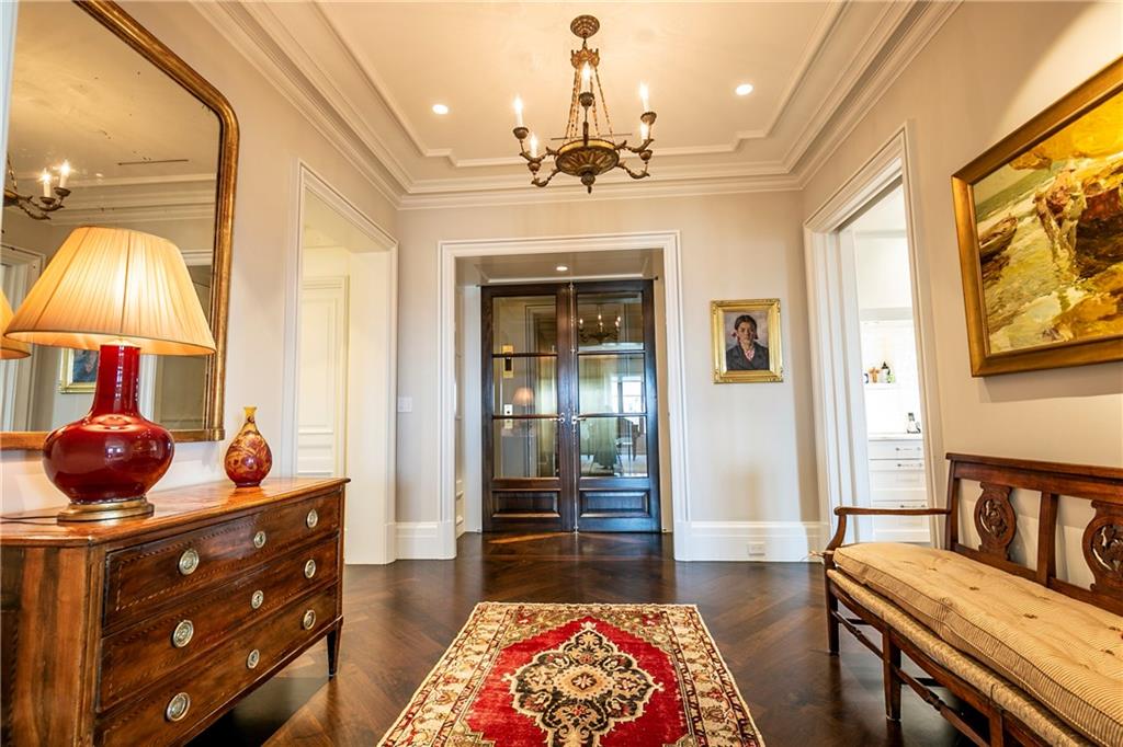 88 West Paces Ferry Road Northwest, Unit 2220 Atlanta, GA 30305 - Photo 1 of 1 a very nice looking room with a large window