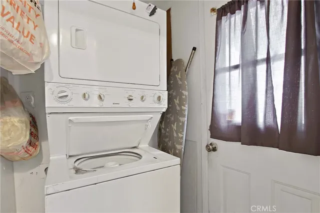 a close up view of washer and dryer