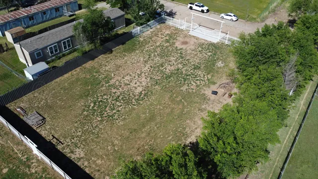 a view of an outdoor space