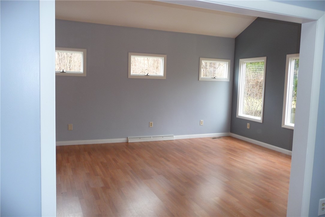 37 Overhill Road Warren, RI 02885 - Photo 7 of 23