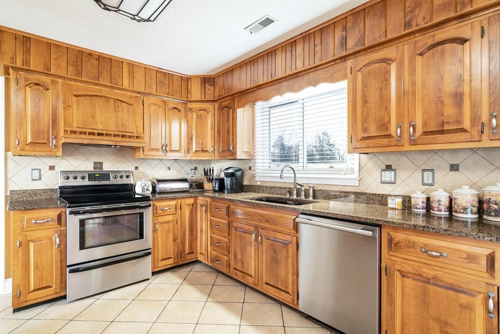 638 Tittsworth Springs Road Seymour, TN 37865 - Photo 5 of 37 Gallery Image 5