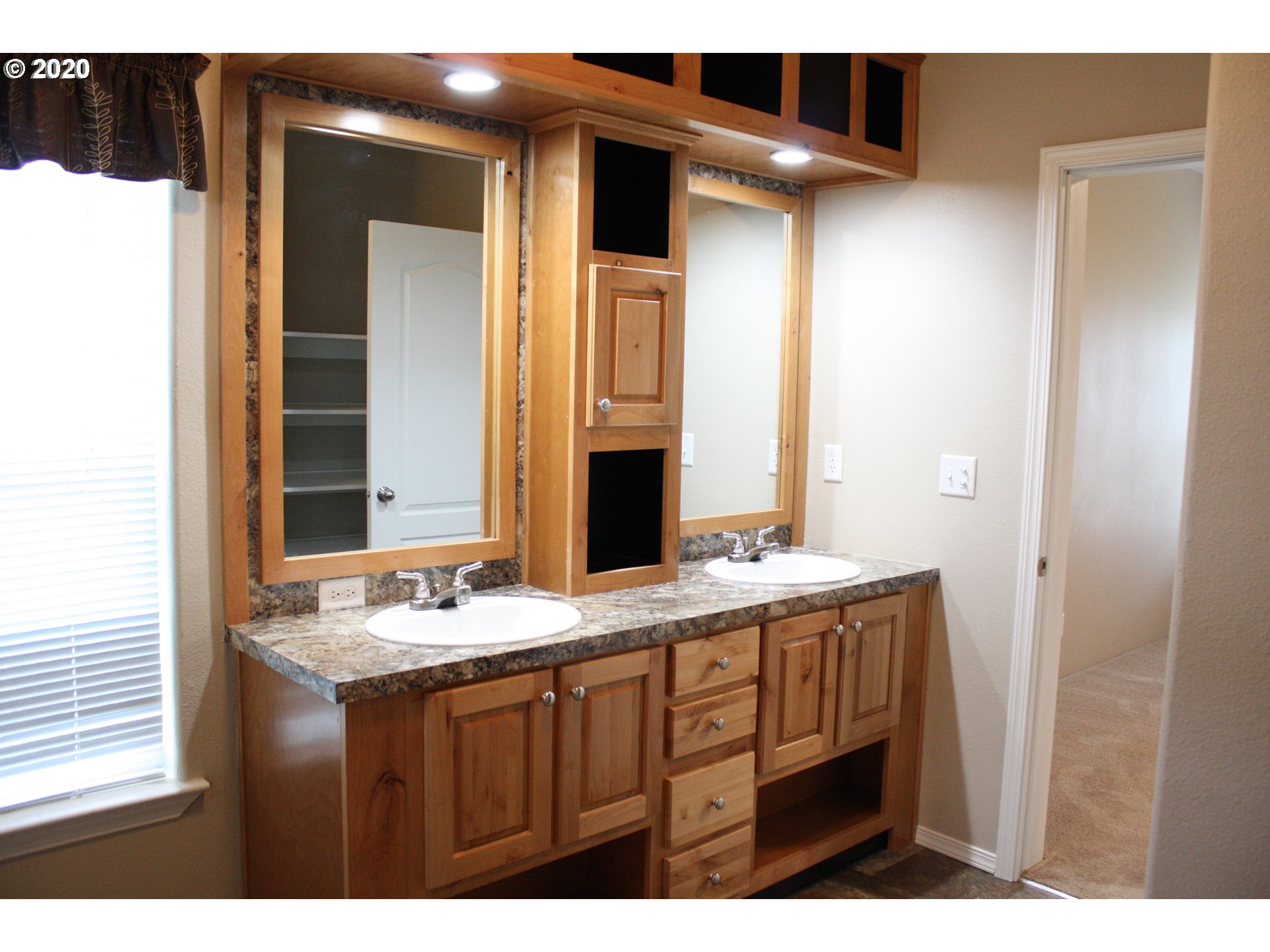 851 River Bend Road Roseburg, OR 97471 - Photo 11 of 27 Gallery Image 11