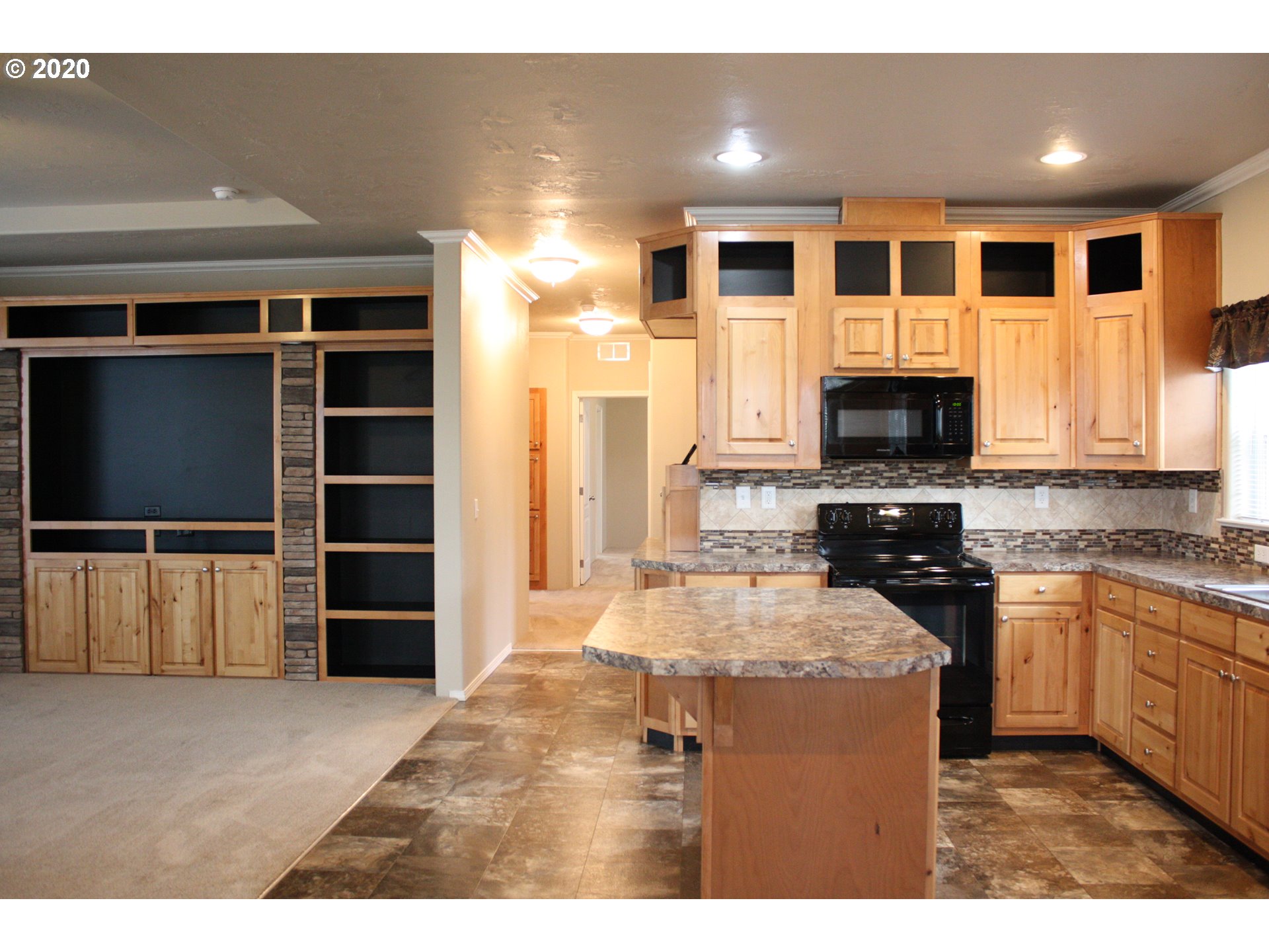 851 River Bend Road Roseburg, OR 97471 - Photo 5 of 27 Gallery Image 5