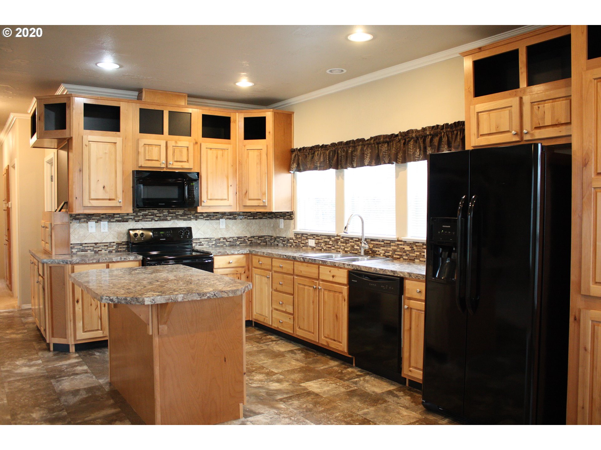 851 River Bend Road Roseburg, OR 97471 - Photo 7 of 27 Gallery Image 7