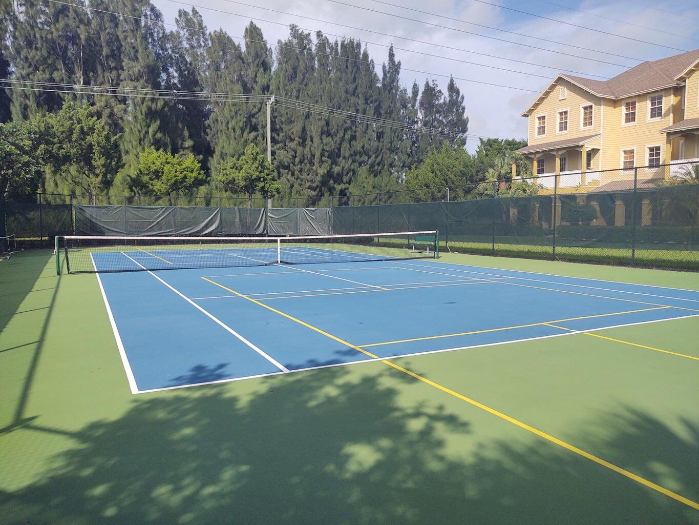 265 Indian Creek Parkway, Unit 102 Jupiter, FL 33458 - Photo 18 of 21 Pickleball/Tennis Courts