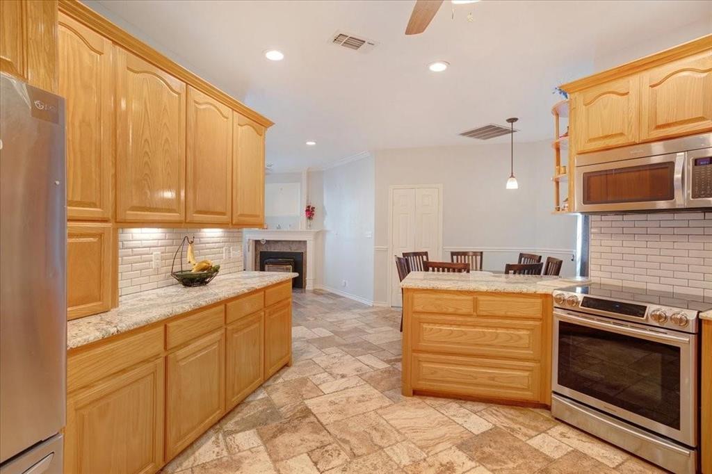 169 Ridgeview Drive Sherman, TX 75090 - Photo 8 of 36