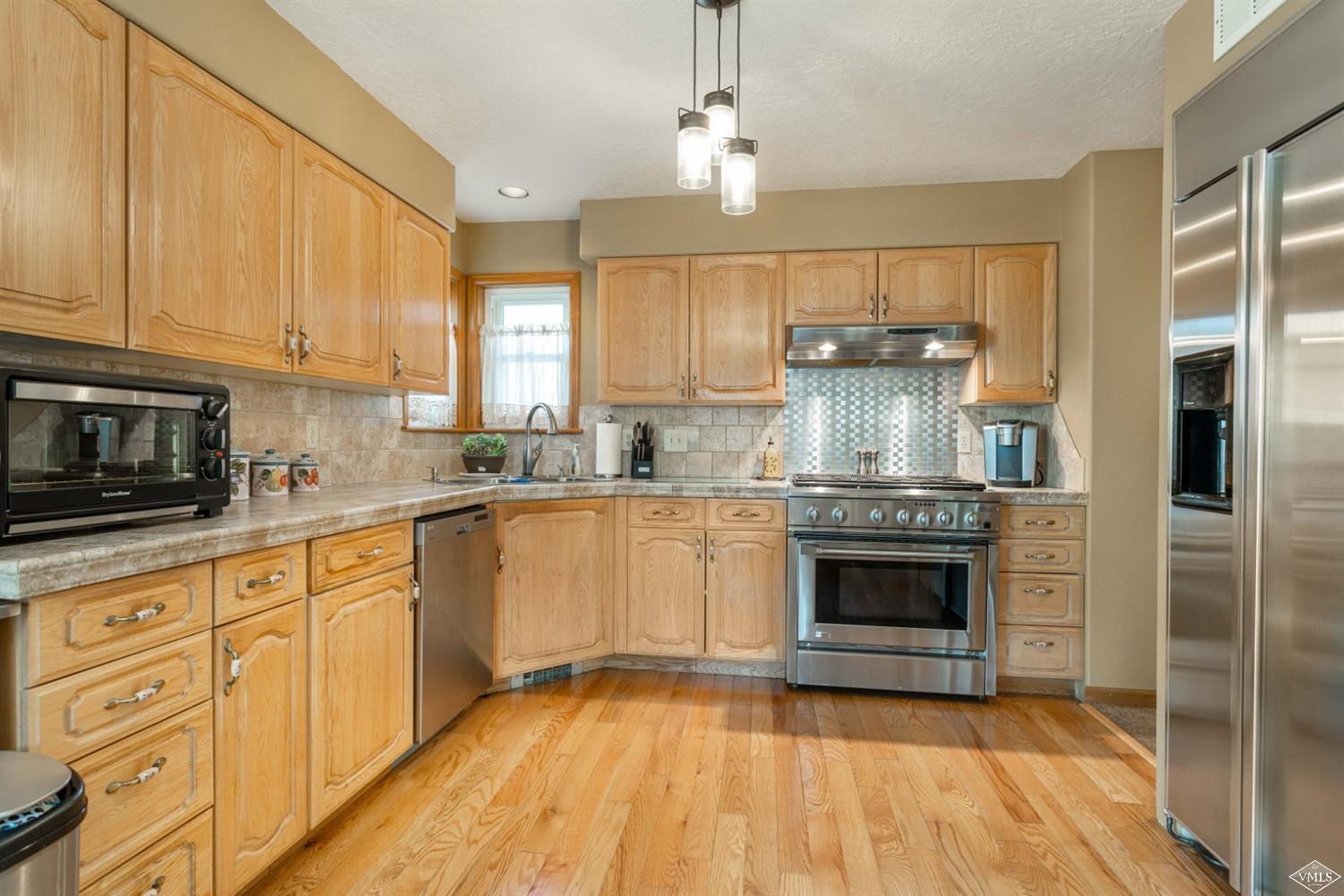 404 Porphyry Road Gypsum, CO 81637 - Photo 8 of 25 Additional Photo
