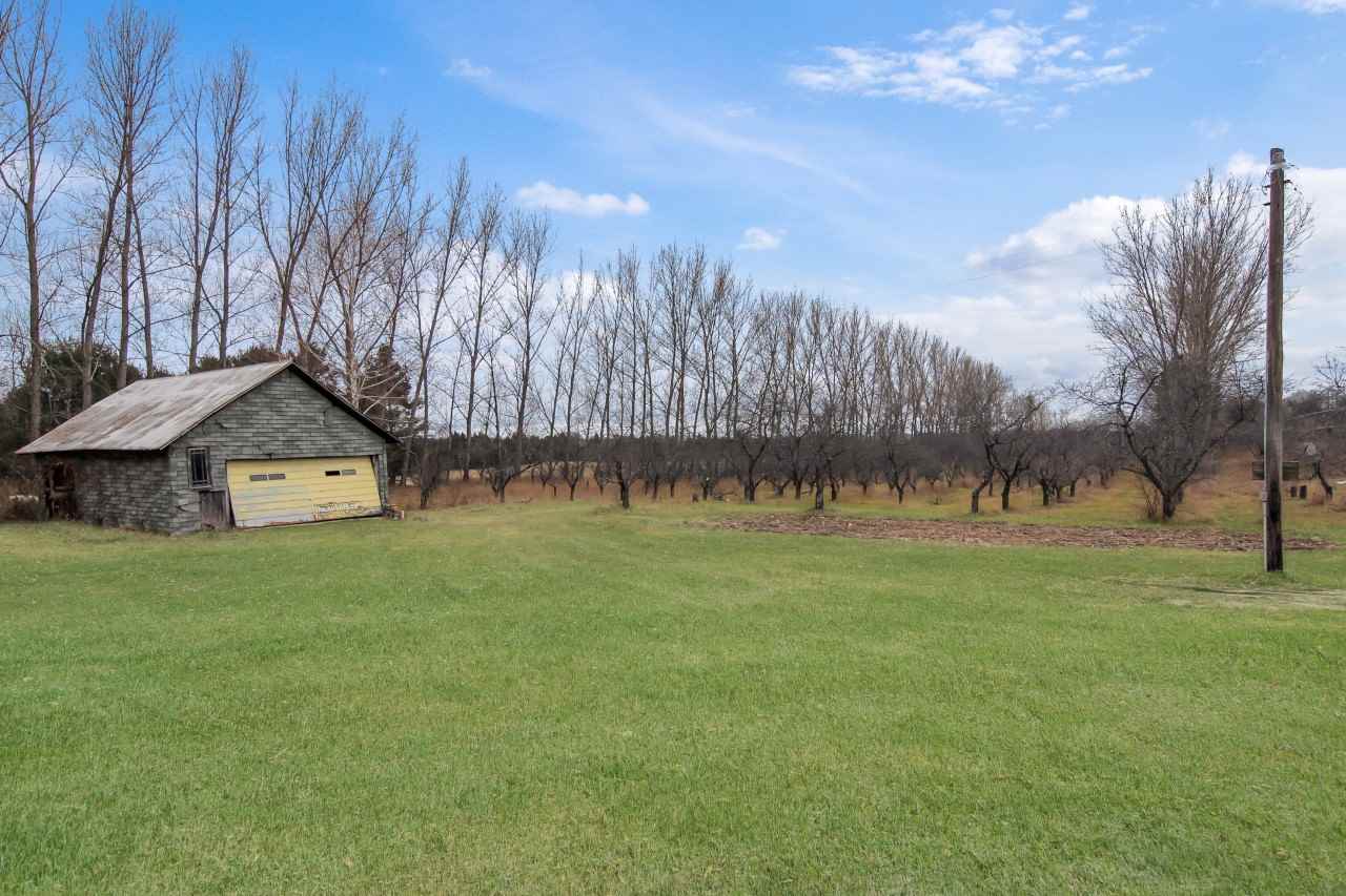 10289 East Fort Road Suttons Bay, MI 49682 - Photo 2 of 33 1882202-1.JPG