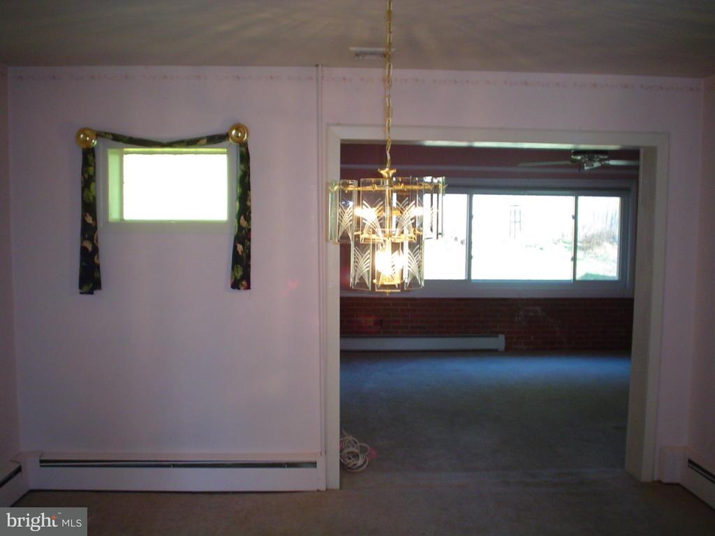 33 Quaker Hills Road Lancaster, PA 17603 - Photo 4 of 9 Gallery Image 4