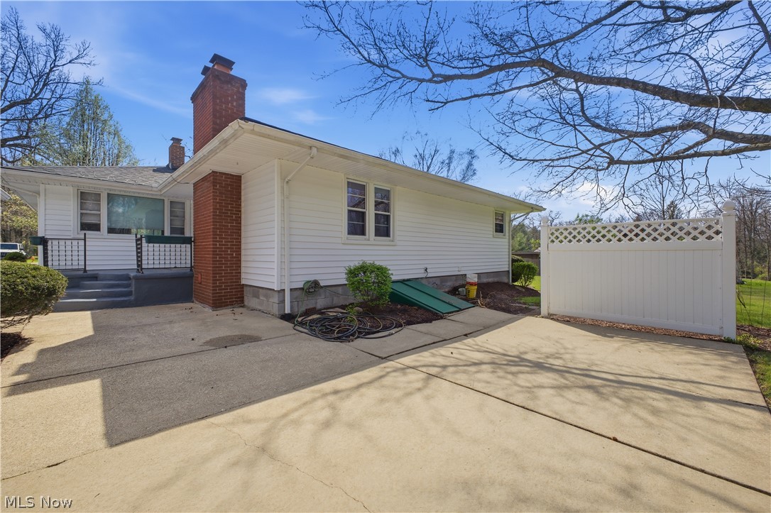 9231 King Graves Road Northeast Warren, OH 44484 - Photo 9 of 50