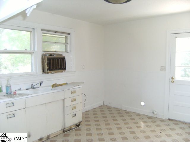 7 Waddell Road Greenville, SC 29609 - Photo 2 of 3 Gallery Image 2
