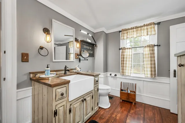 $2,300,000 | 117 Hayes Road, Alton, NH 03809